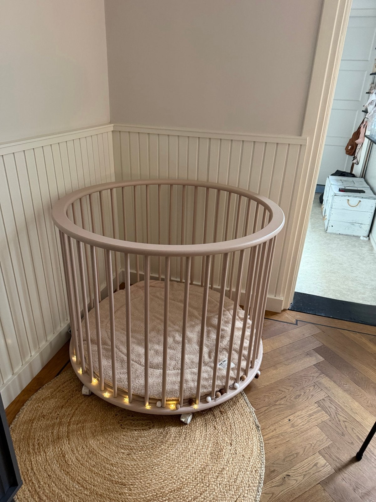 Ronde box met wieltjes - bobita - met box kleed, Kinderen en Baby's, Ophalen of Verzenden, Gebruikt, Rond, In hoogte verstelbaar