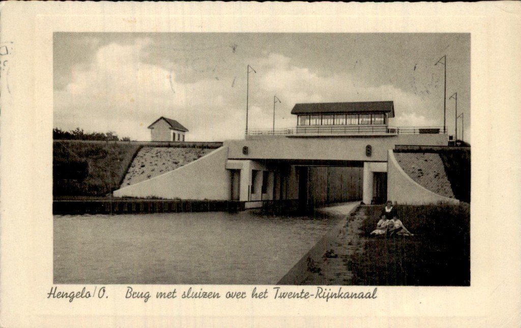 Hengelo - Brug - Sluizen over het Twente-Rijnkanaal, Verzamelen, Ansichtkaarten | Nederland, Ophalen of Verzenden, 1920 tot 1940