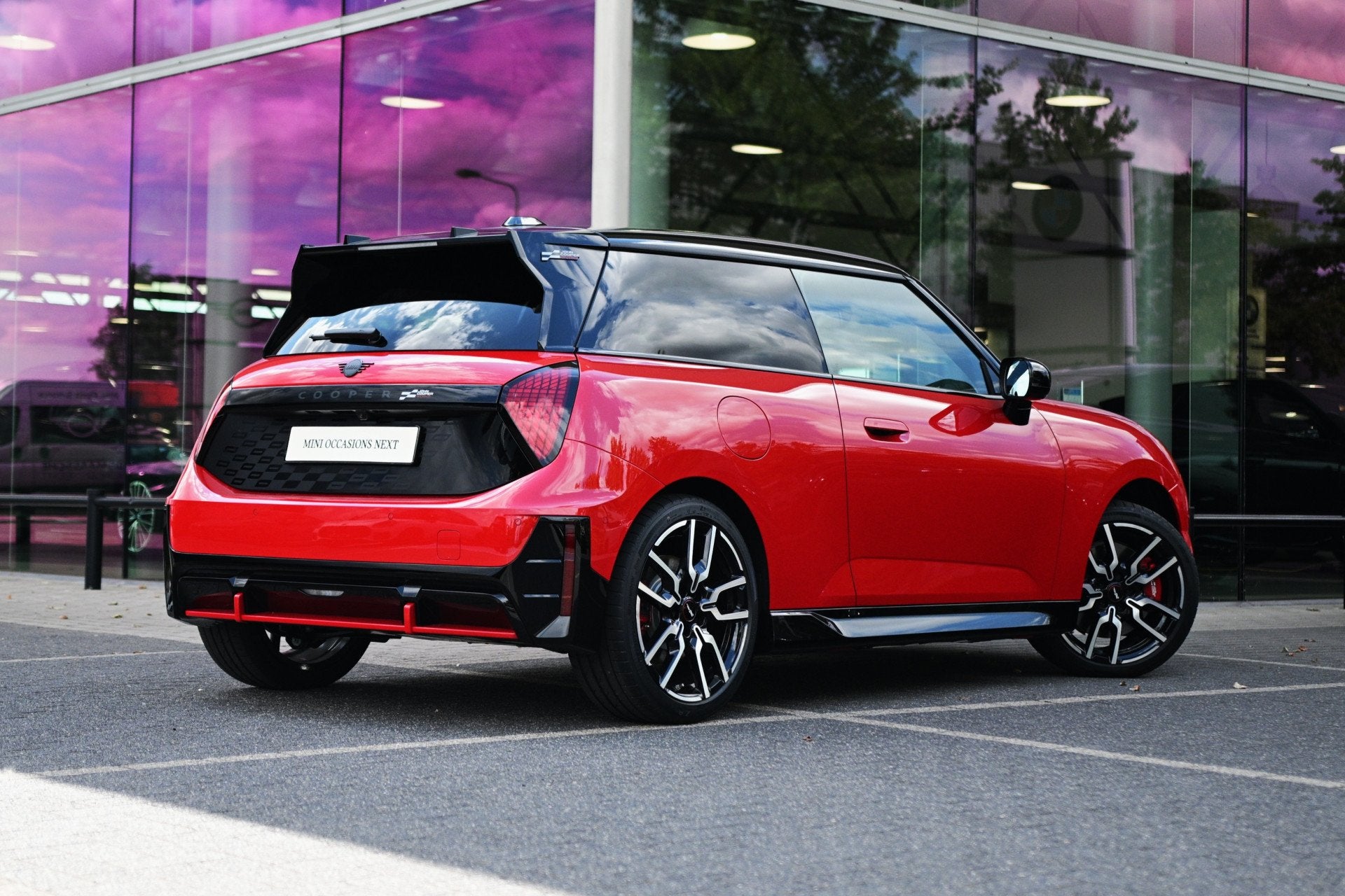 MINI Hatchback John Cooper Works / Pakket XL / Pakket XL / 1, Auto's, Dealer onderhouden, 402 km, Zwart, 4 stoelen