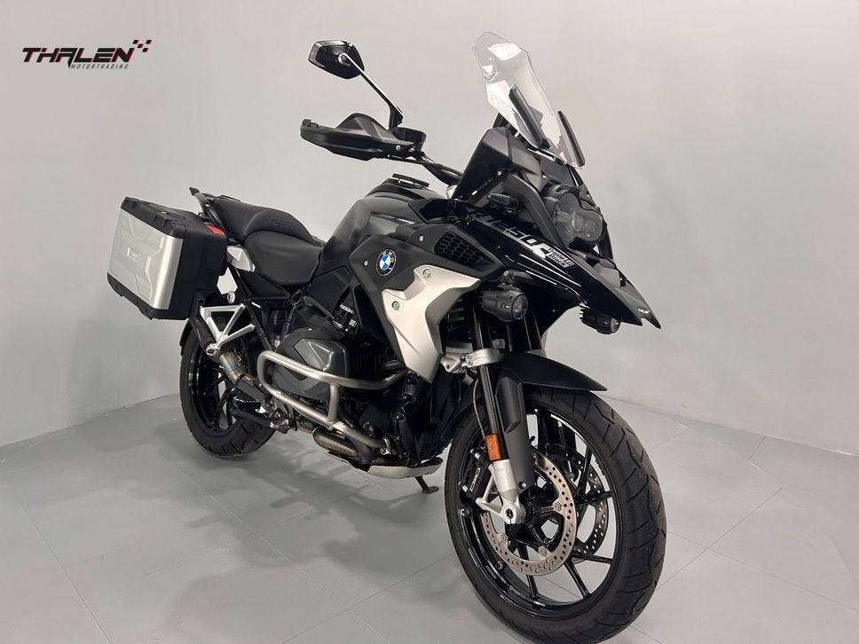BMW R 1250 GS Triple Black  (bj 2021) 25,800 km, 2 cilinders, 1254 cc, Motorrijbewijs A, Bedrijf