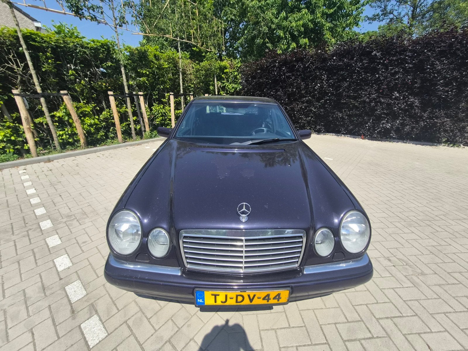 Mercedes-Benz E-Klasse 2.0 E200 Sedan Classic AUT 1998 Blauw, Auto's, Mercedes-Benz, 1998 cc, Zwart, 4 cilinders, Blauw