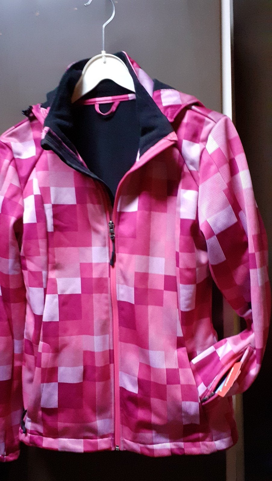 mooie jack met cap.en veel zakken M36/38, Kleding | Dames, Wintersportkleding, Ophalen of Verzenden, Zo goed als nieuw, Jack
