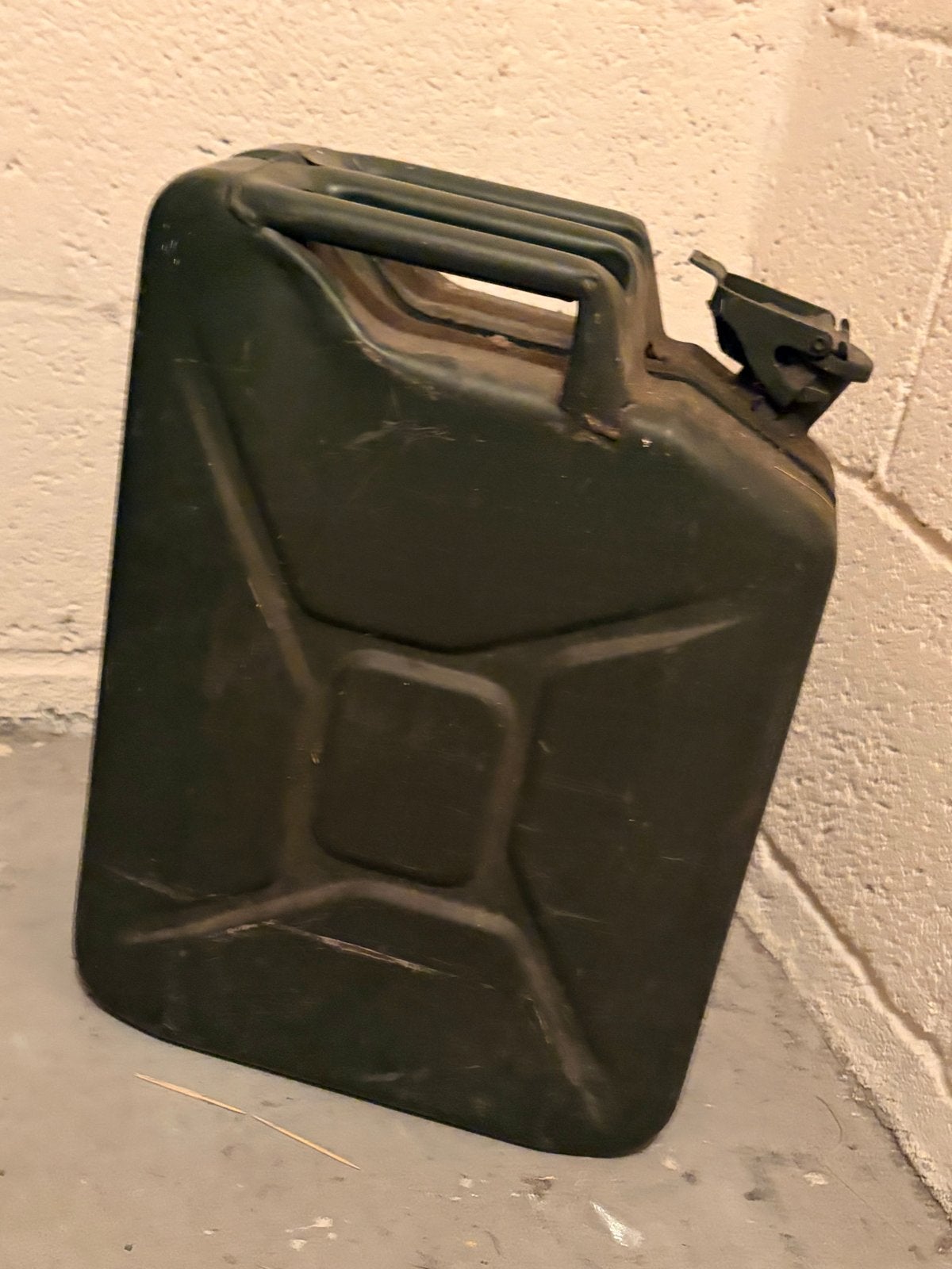Vintage 20L Jerrycan uit 1986 - Legergroen, Ophalen of Verzenden, Gebruikt