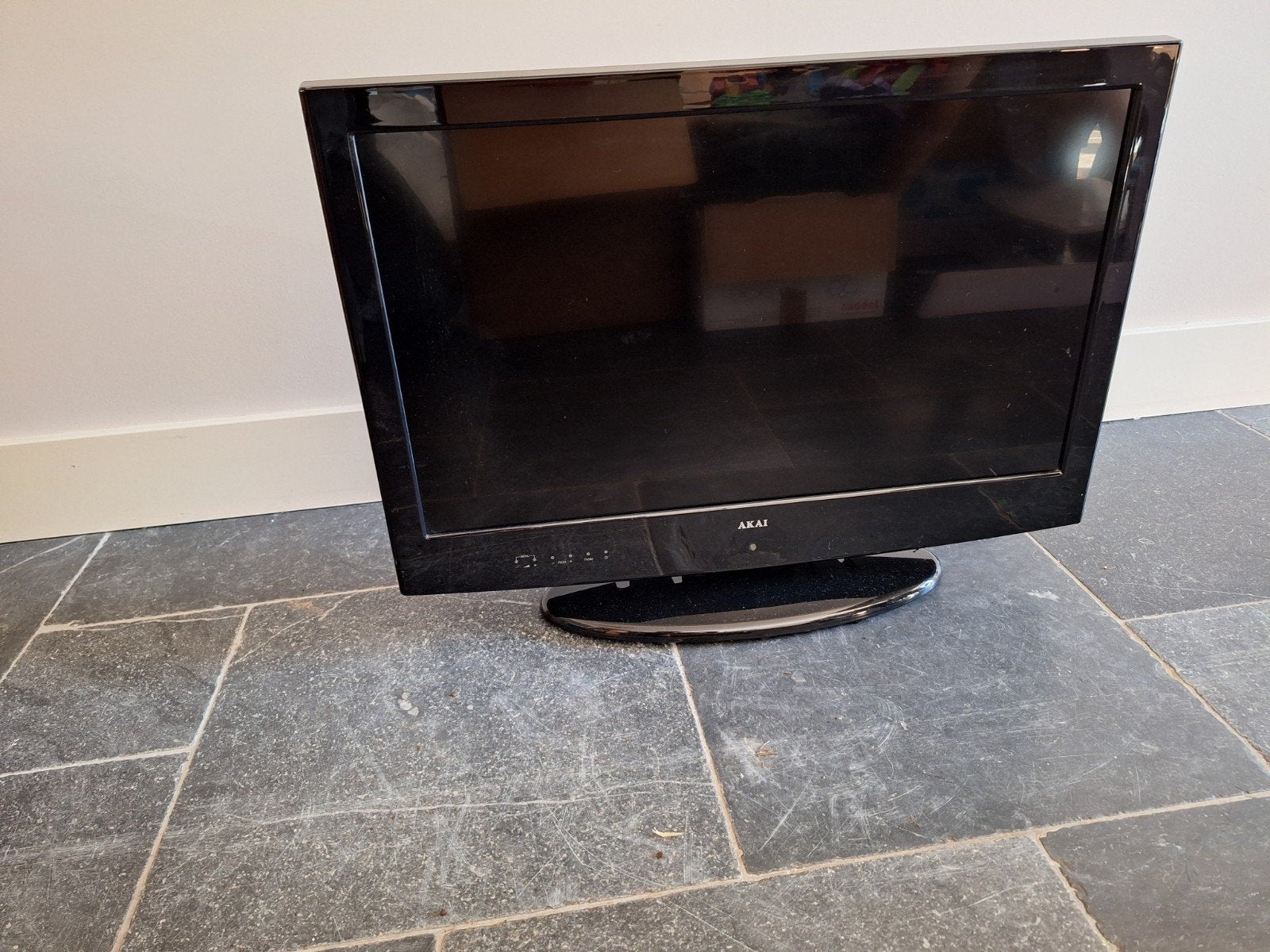 Akai AL2617HT LCD TV - 26 inch (66 cm), Ophalen, Gebruikt, 50 Hz, 60 tot 80 cm
