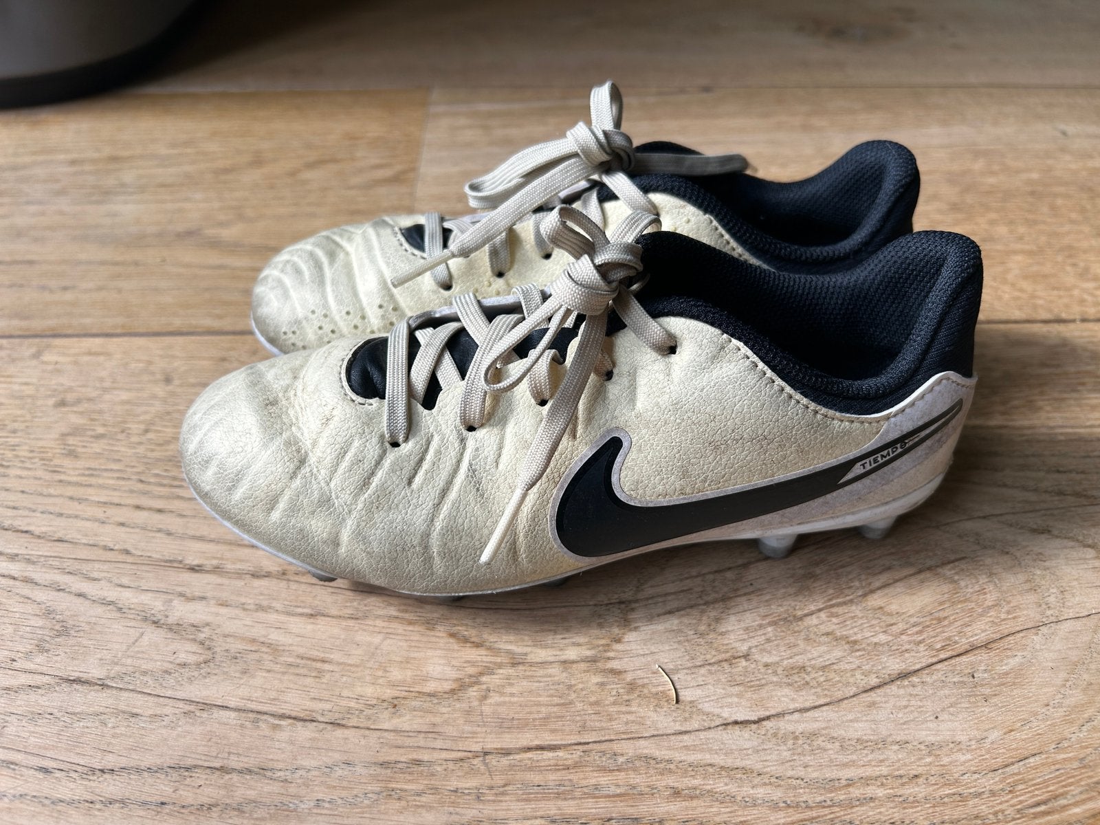 Nike voetbalschoen kind 32, Sport en Fitness, Ophalen, Gebruikt, Maat XS of kleiner, Schoenen