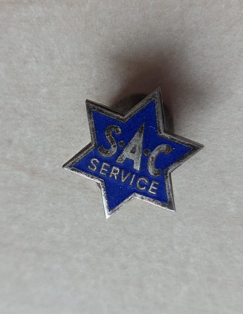 SAC Service Melkmachines emaille knoop, Gebruikt, Niet vindbaar, Niet vindbaar, Speldje of Pin
