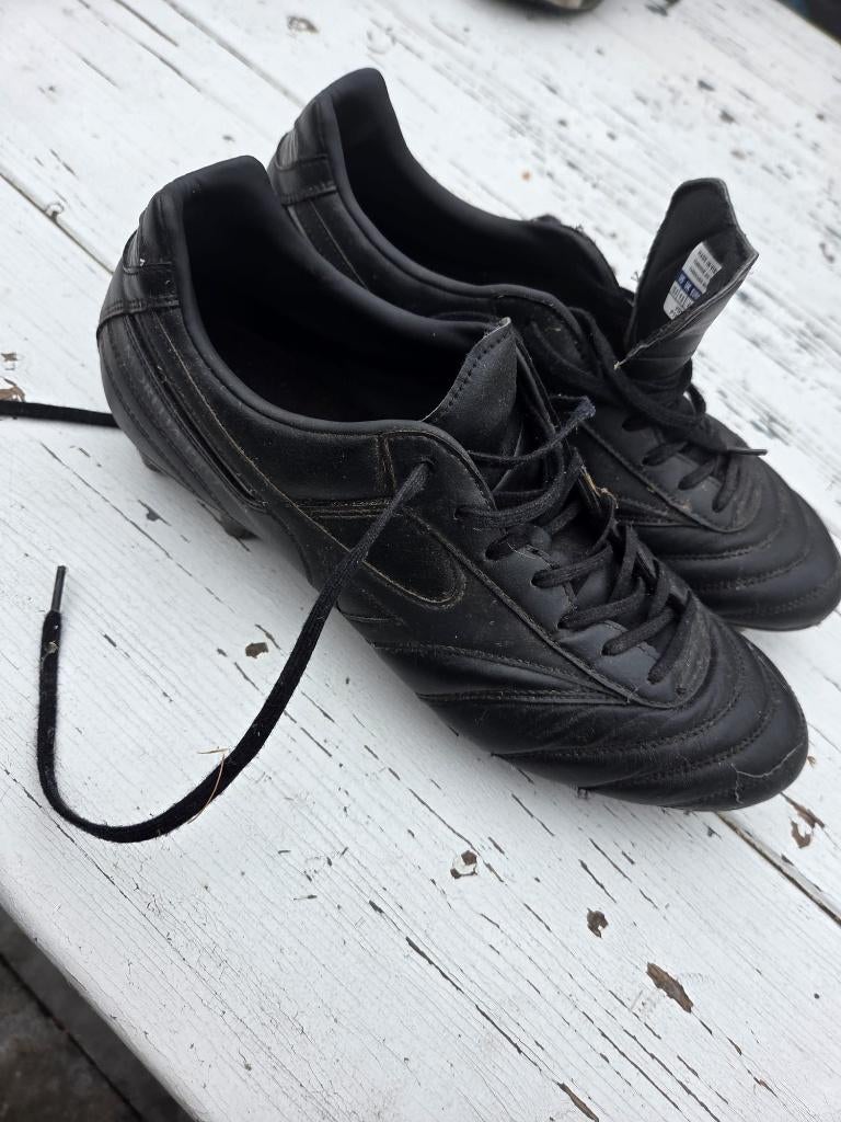 mizuno voetbalschoenen - maat 44, Maat XS of kleiner, Schoenen, Ophalen of Verzenden, Zo goed als nieuw