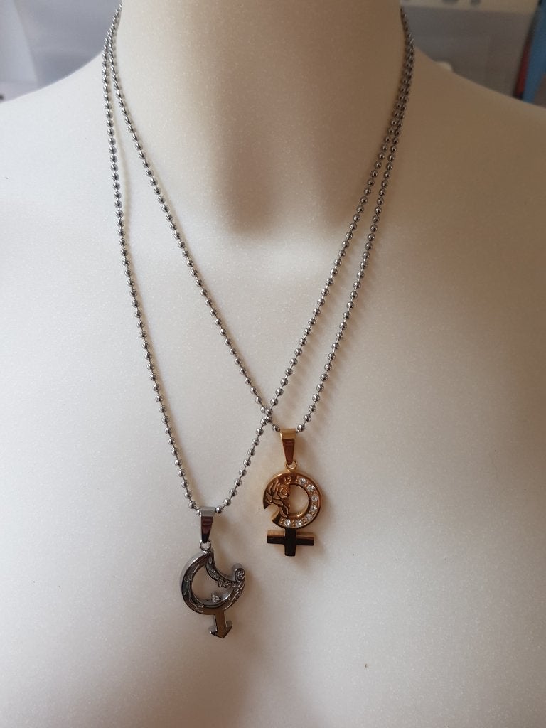 Koppel kettingen: Venus & Mars symbolen met strass, Overige materialen, Overige voorstellingen, Nieuw, Ophalen of Verzenden