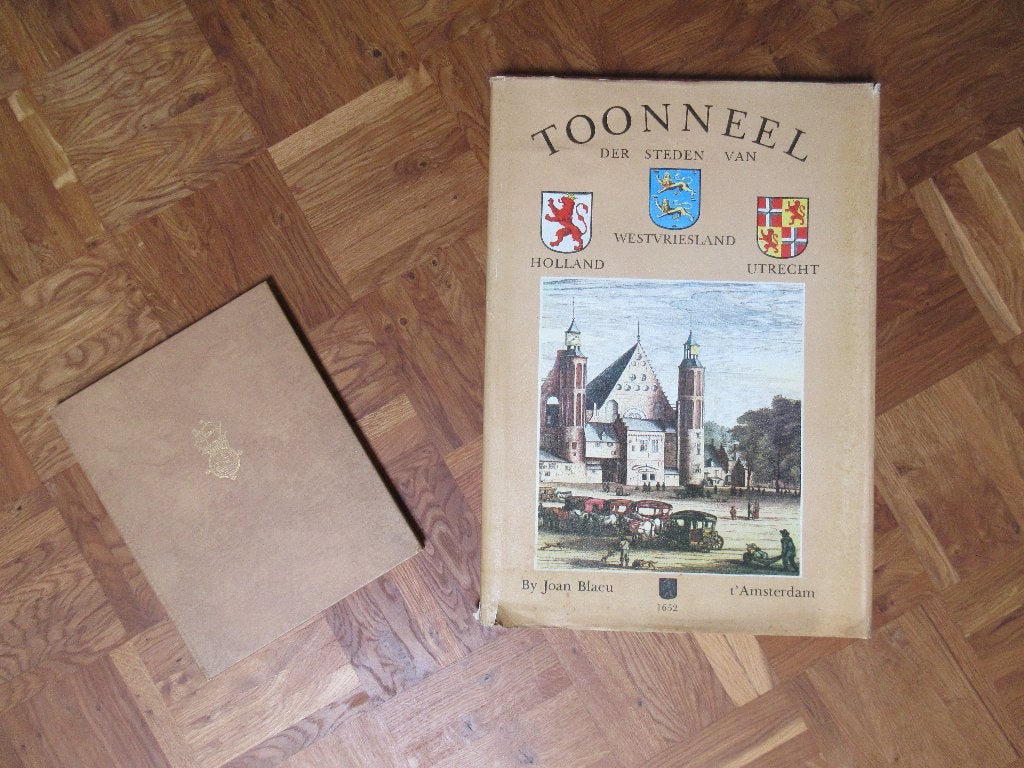 TOONNEEL DER STEDEN, Blaeu èn HISTORISCHE BESCHOUWING, Hoff, Boeken, Atlassen en Landkaarten, Overige atlassen, Voor 1800, Ophalen of Verzenden