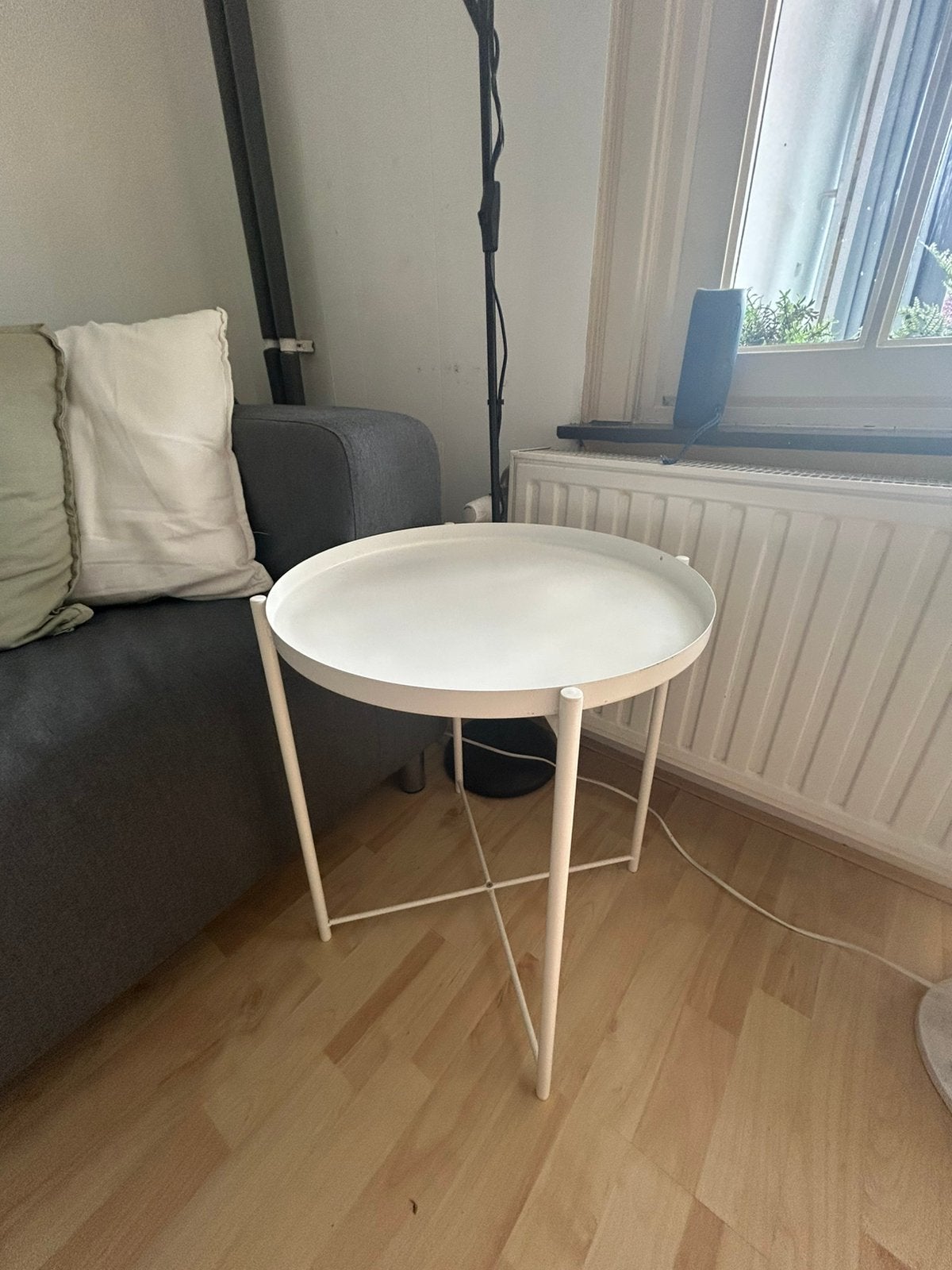 Ikea side table, Ophalen, Zo goed als nieuw, 75 cm of meer, 60 cm of meer