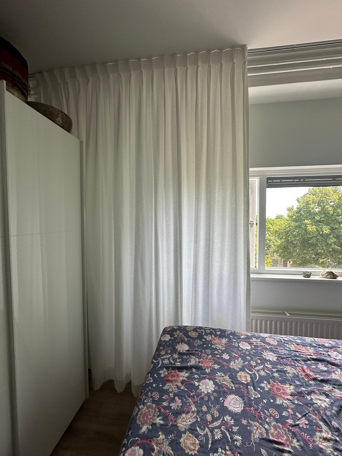 Twee witte Hema gordijnen - 133x264 cm - Zo goed als nieuw, Ophalen of Verzenden, Zo goed als nieuw, Wit, Gordijn