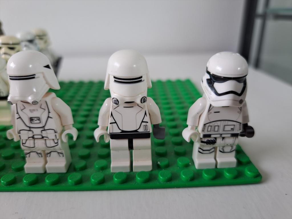 3 first order minifigures, Verzamelen, Star Wars, Ophalen of Verzenden, Actiefiguurtje