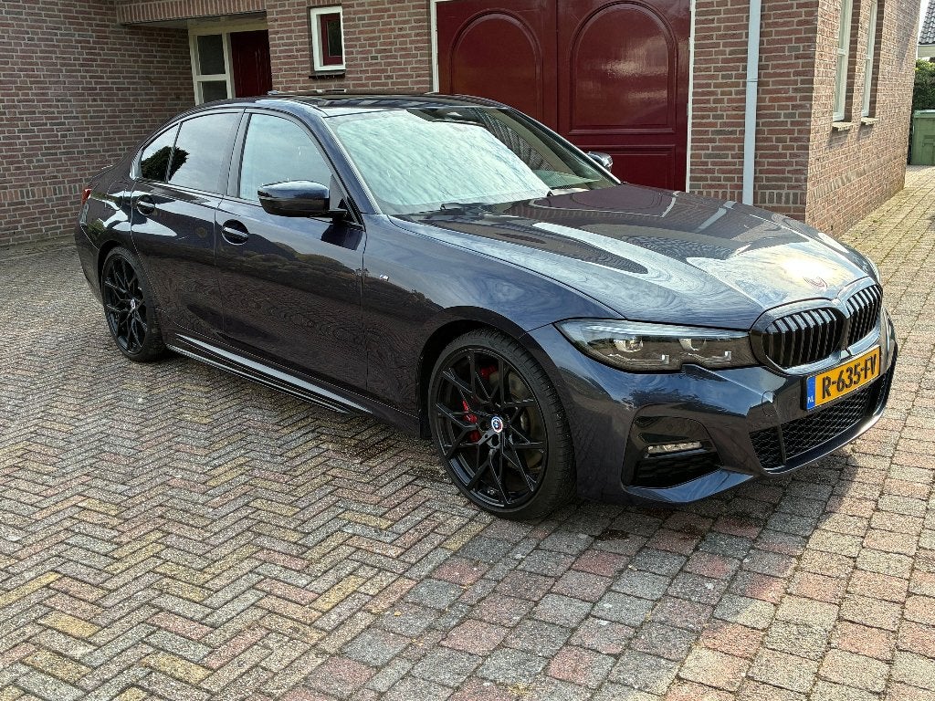 BMW 3-Serie 320i Sedan M Sport 2022, 1998 cc, 4 cilinders, Blauw, Origineel Nederlands