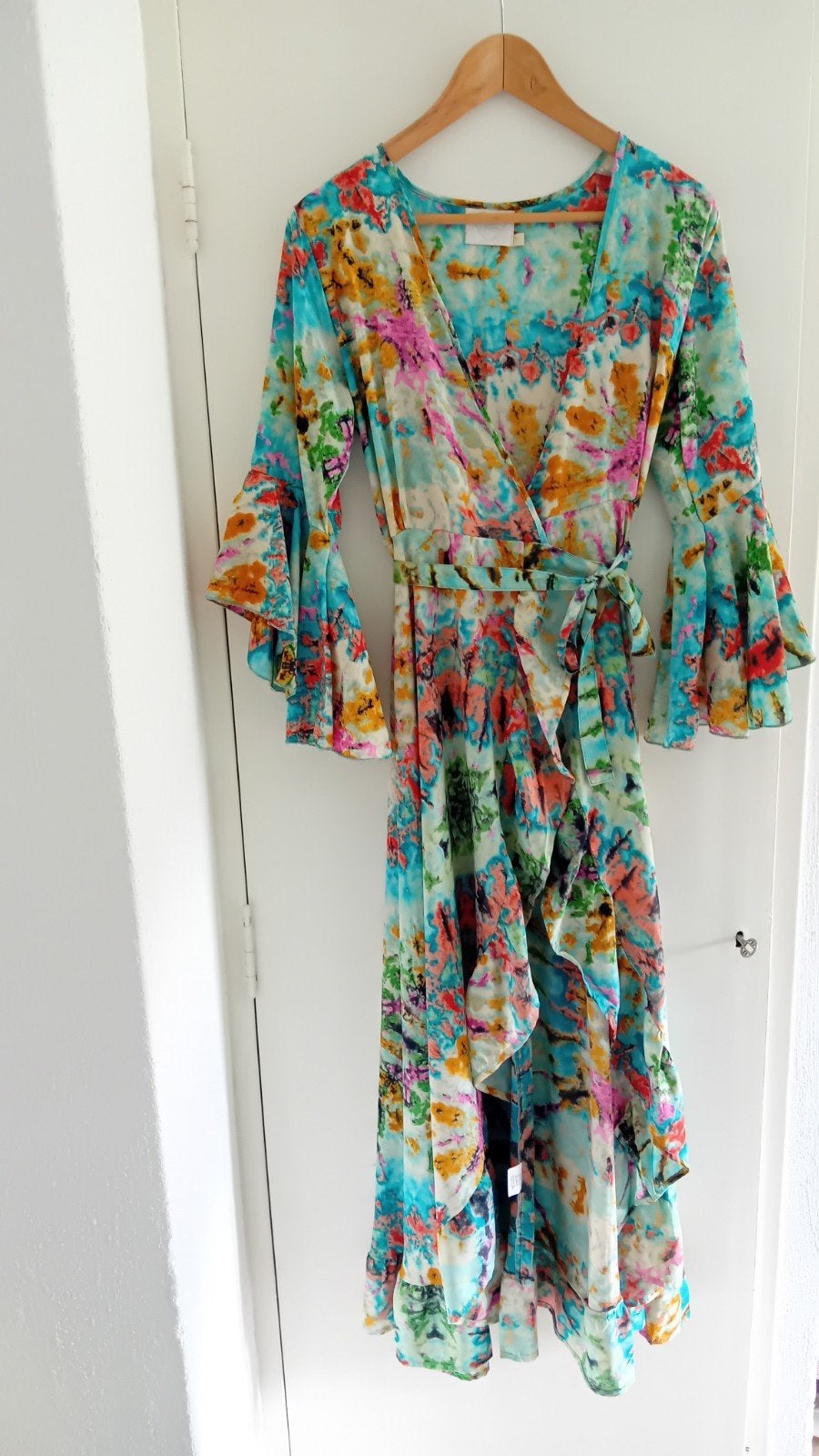 Ibiza wikkeljurk maxi jurk turquoise bloemenprint ruches S, Blauw, Ophalen of Verzenden, Maat 36 (S), Onder de knie