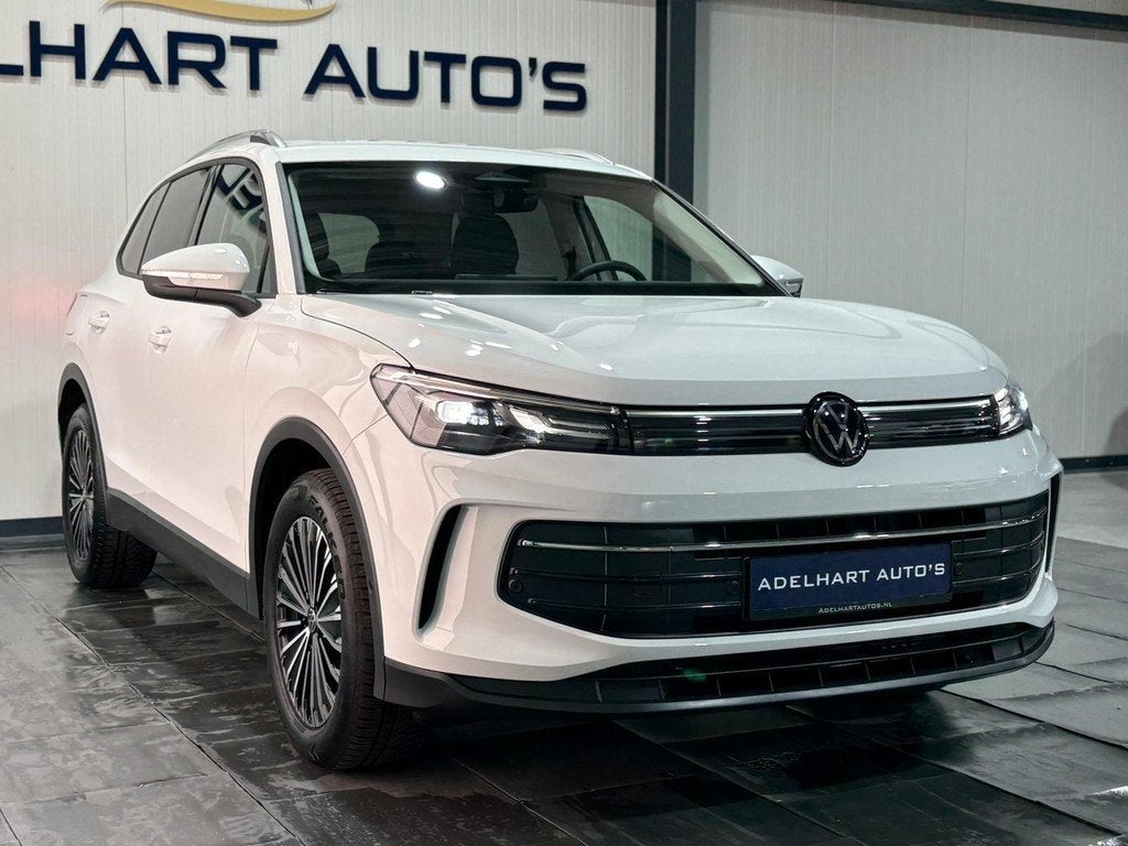 Volkswagen Tiguan 1.5 eTSI Life Edition Automaat / Navigatie, Stof, 4 cilinders, Wit, Origineel Nederlands