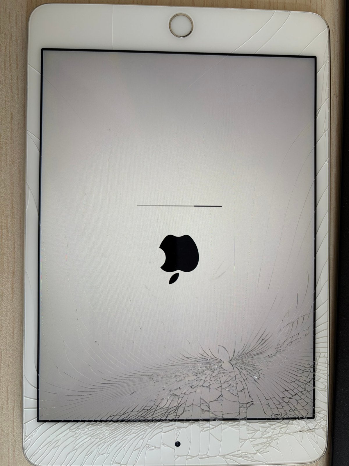 Kleine prijs! Apple iPad 4 mini 32gb - Scherm gebarsten!!, Computers en Software, Gebruikt, Wit, 8 inch, Ophalen of Verzenden