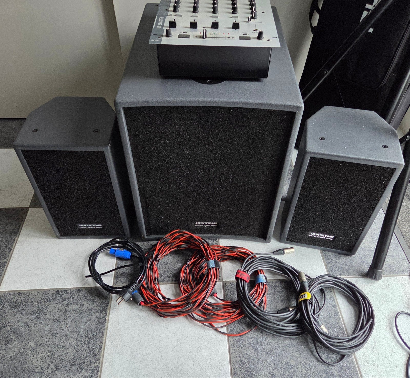 actieve geluidsset 2.1 mixer kabels startklaar, Speakerset, Zo goed als nieuw, Ophalen, 150 watt of meer