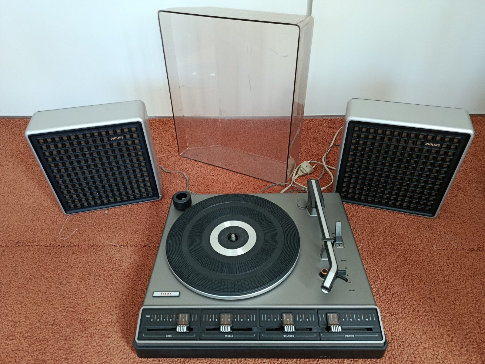 Zeldzame Siera Platenspeler met Philips speakers, Ophalen of Verzenden, Gebruikt, Philips