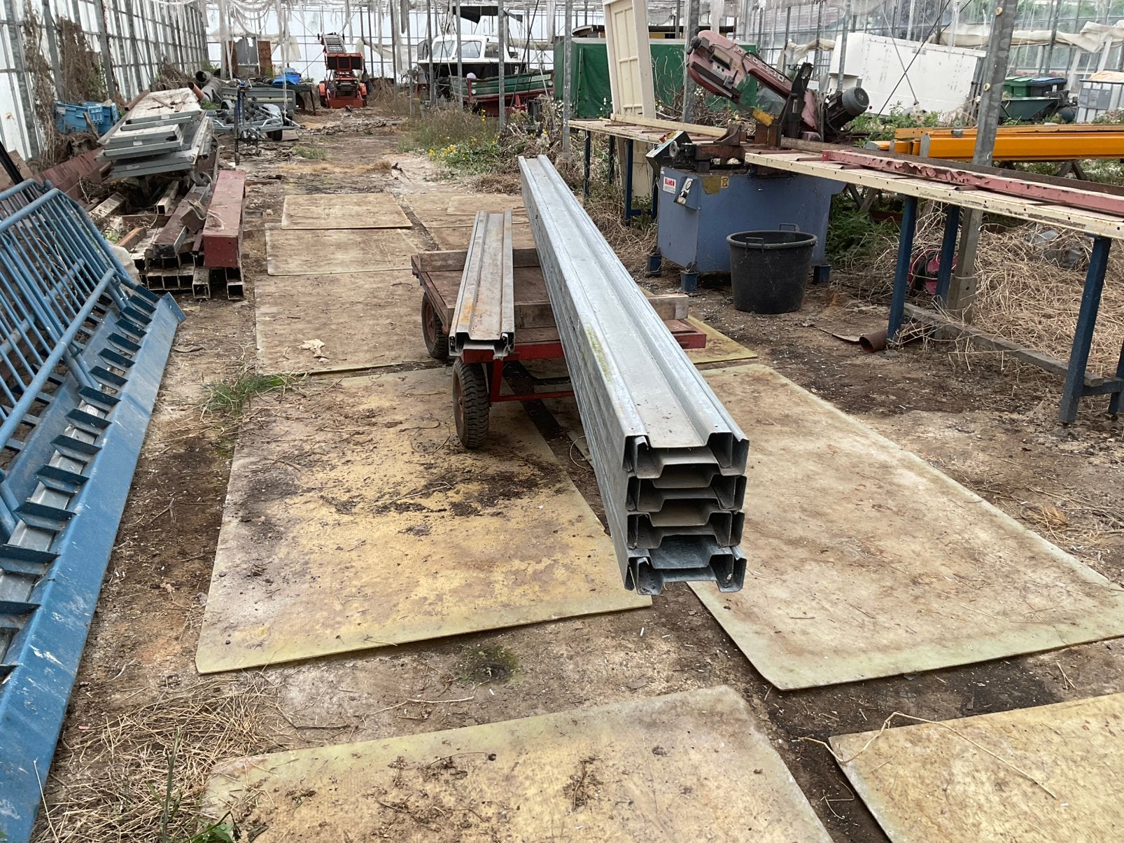 Te koop metalen balken / gordingen / profielen verzinkt, Ophalen, Zo goed als nieuw