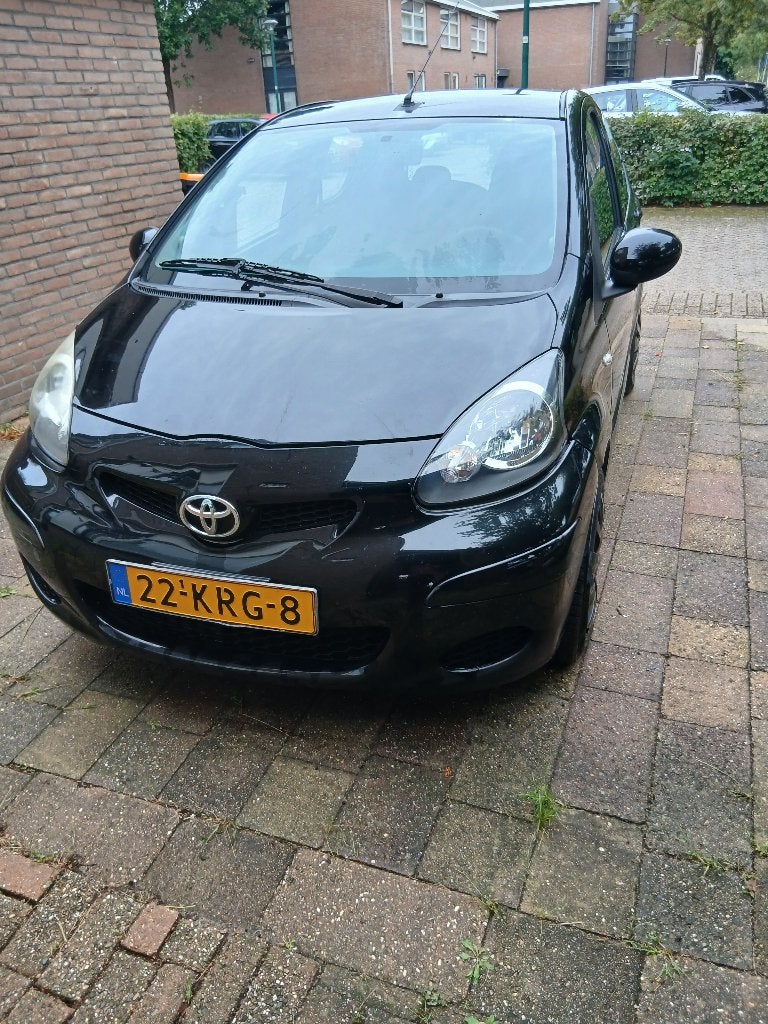 Toyota Aygo 1.0 12V Vvt-i 5DRS 2010 Zwart, Voorwielaandrijving, Zwart, 4 stoelen, Origineel Nederlands