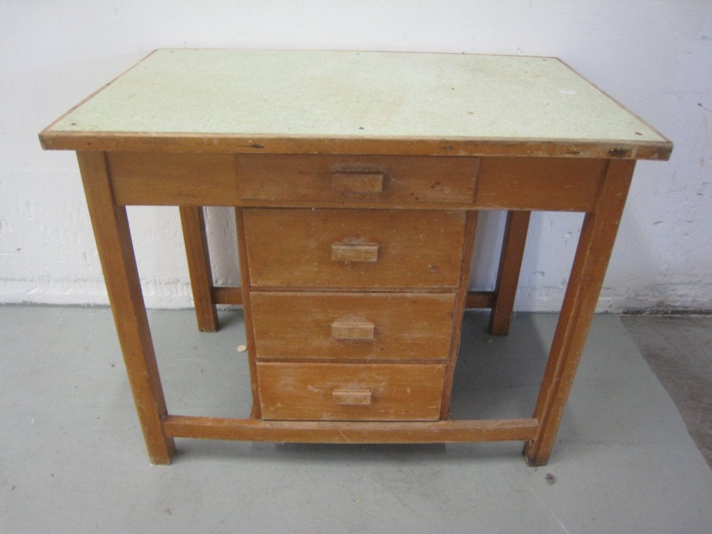 Vintage houten kinderbureau met 4 laatjes, Niet ingevuld, Gebruikt, Niet ingevuld, Niet ingevuld