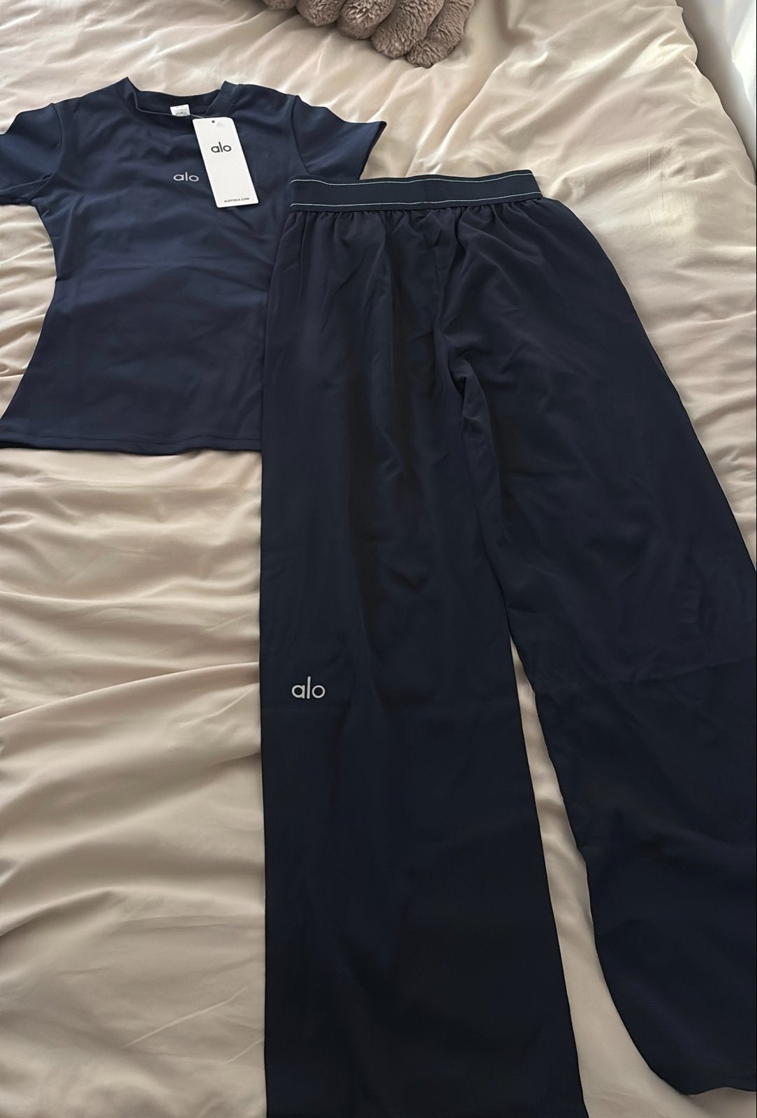 Alo Yoga sportset - Nieuw met kaartjes maatje S, Maat 38/40 (M), Blauw, Nieuw, Ophalen of Verzenden