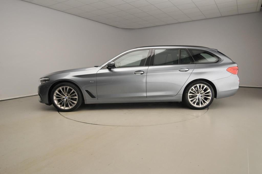 BMW 5 Serie Touring 520i Sportline / Leder / Panoramadak / H, Automaat, 1998 cc, Gebruikt, 4 cilinders