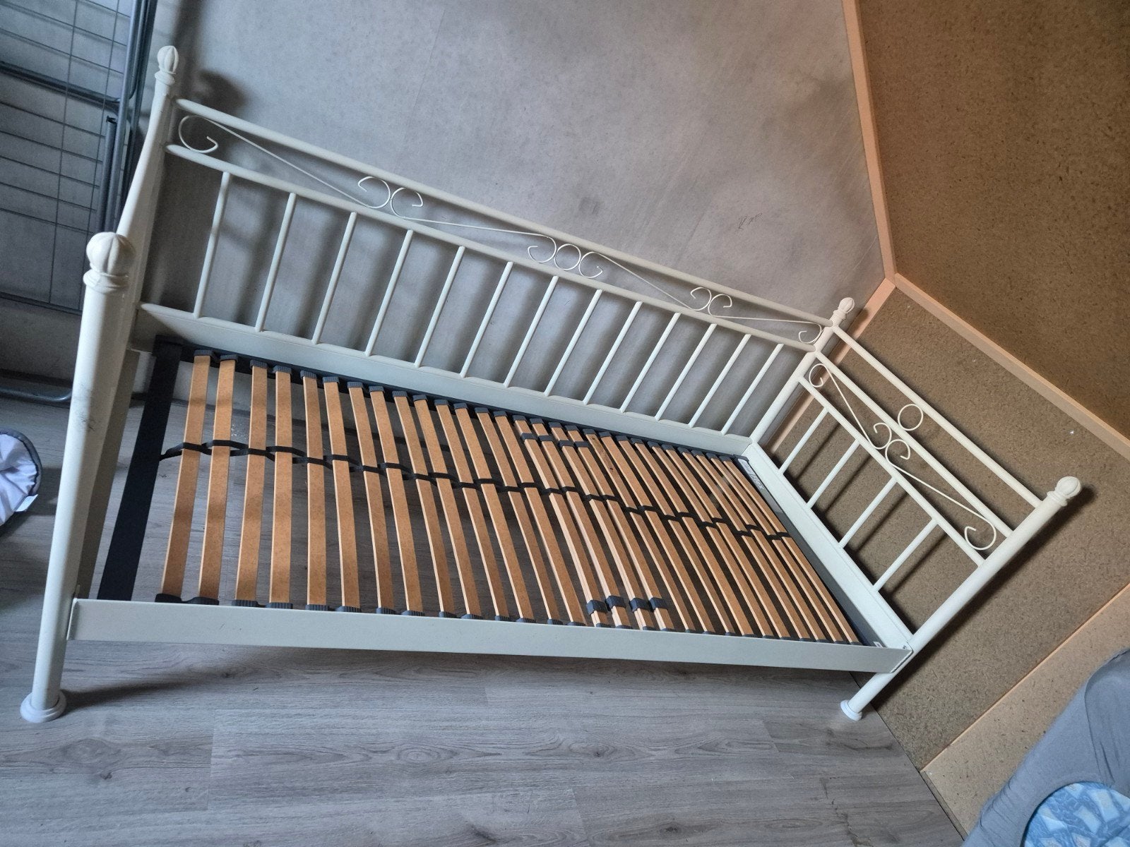 2x Metalen eenpersoonsbed met lattenbodem, Ophalen, Gebruikt, 90 cm, Eenpersoons