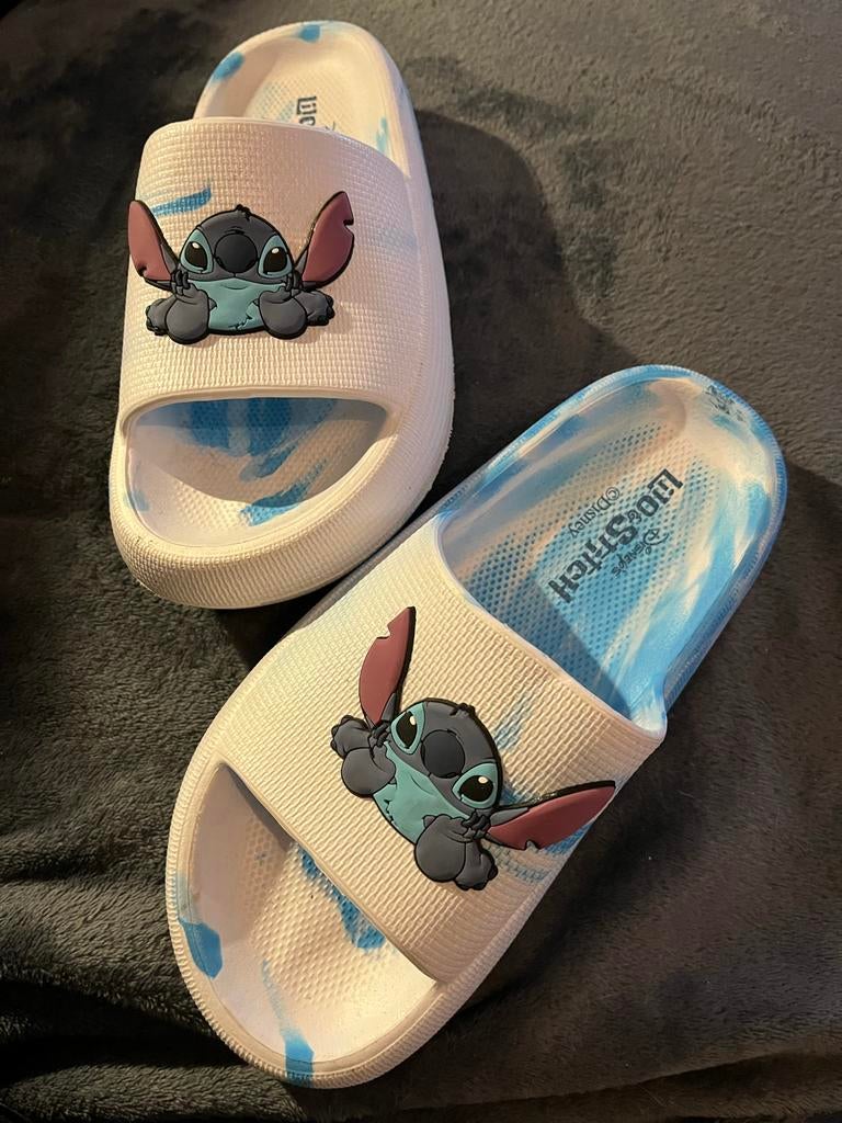 Disney Lilo & Stitch Slippers Maat 35/36, Kinderen en Baby's, Kinderkleding | Schoenen en Sokken, Ophalen, Zo goed als nieuw