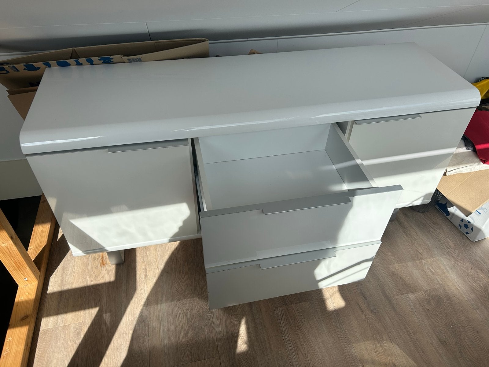 Moderne witte dressoir met lades en deuren, Huis en Inrichting, Ophalen, Overige materialen, Gebruikt, 100 tot 150 cm