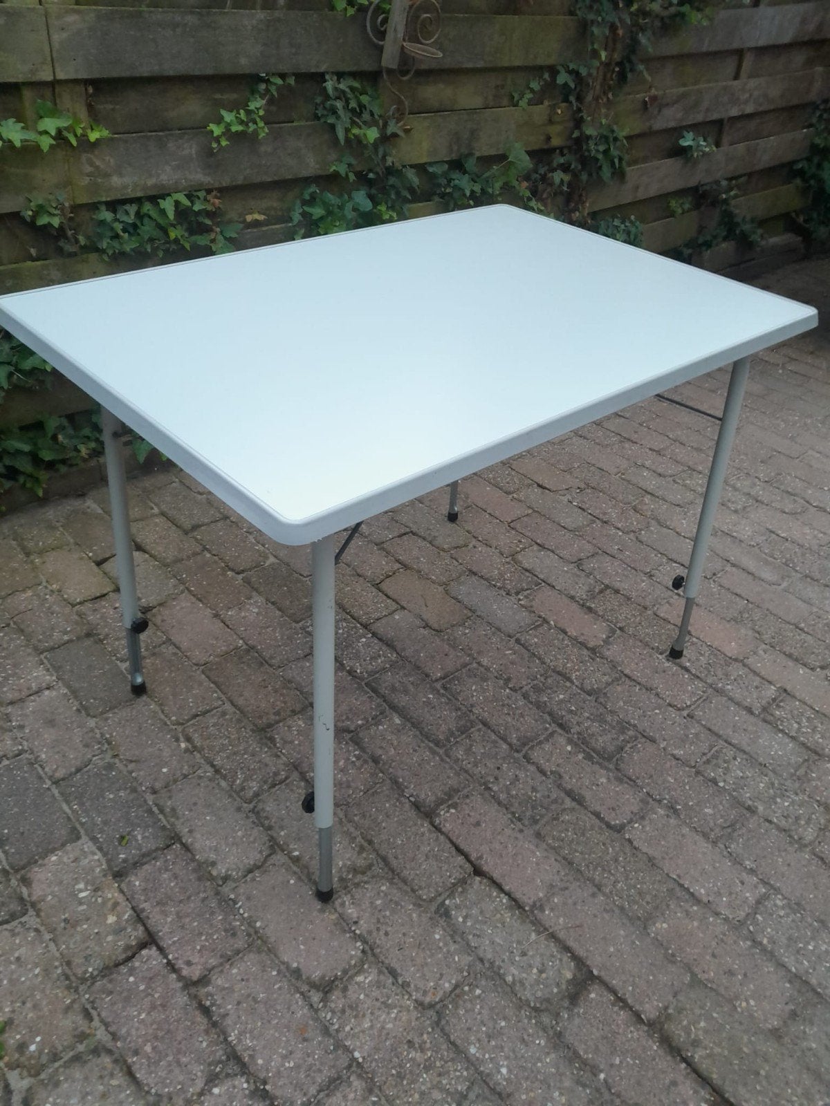 Handige opvouwbare campingtafel - Gebruikt, Ophalen, Gebruikt, 100 tot 150 cm, Praktisch en functioneel