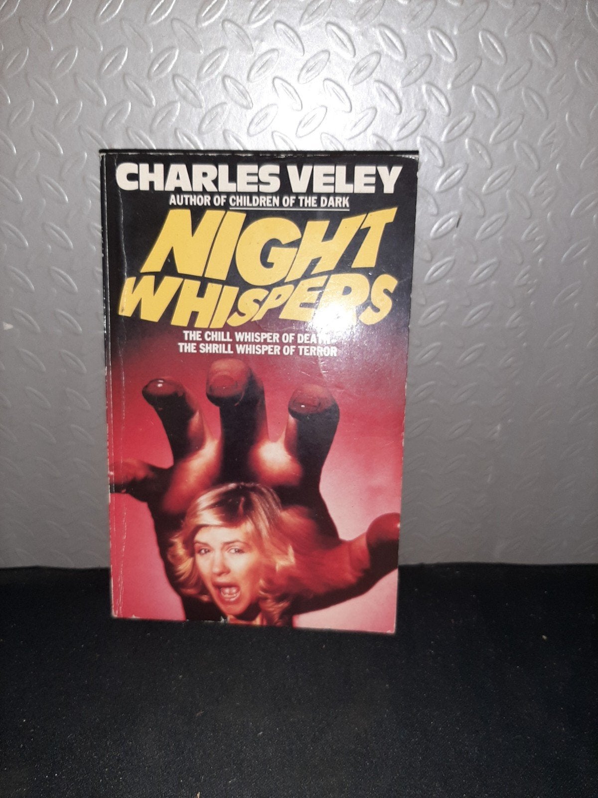 Night Whispers - Charles Veley (Horror Paperback), Ophalen of Verzenden, Gelezen, Charles Veley, Wereld overig