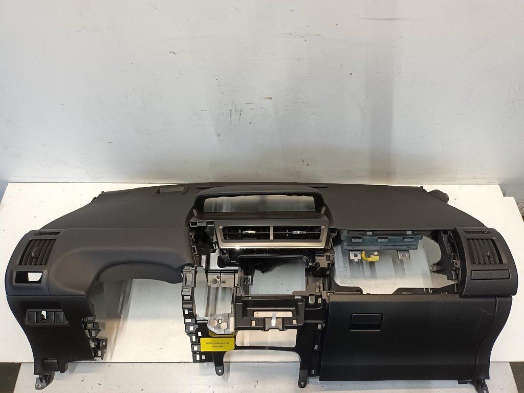 Dashboard Toyota Prius, Auto-onderdelen, Onderdelen@venauto.nl, Van der Ven Autorecycling B.V., Gebruikt, Ettenseweg 76, 4706 PB Roosendaal, The Netherlands
