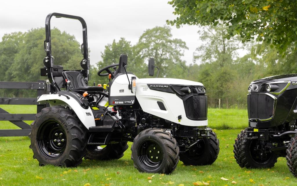Captain 263 25pk MITSUBISHI 4WD Black & White editie, Zakelijke goederen, Agrarisch | Tractoren, Overige merken, Tot 2500, Nieuw