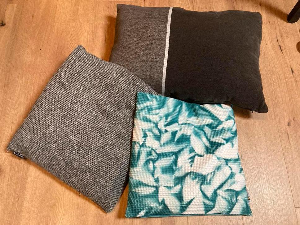 Drie nette sierkussens, Huis en Inrichting, Ophalen of Verzenden, Zo goed als nieuw, Overige kleuren, Overige vormen