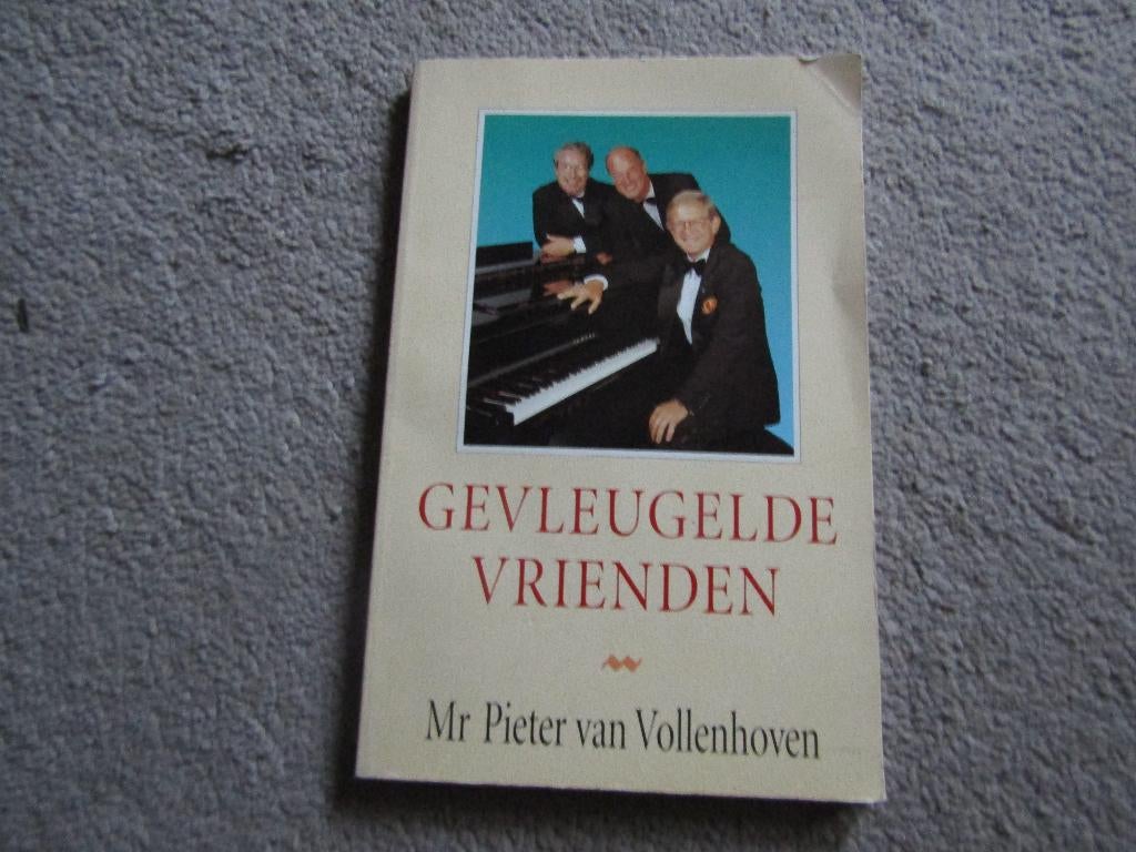 Boek: Gevleugelde vrienden van Pieter van Vollenhoven, Boeken, Gelezen, Ophalen of Verzenden, Mr Pieter van Vollenhoven, Nederland