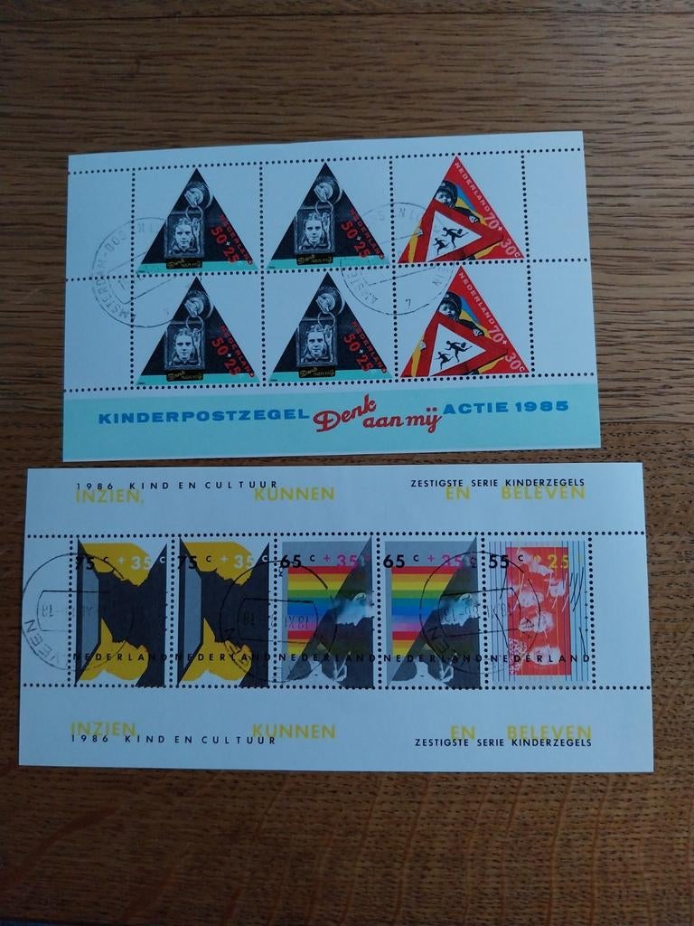D8. 2 blokken postzegels, gestempeld., Ophalen of Verzenden