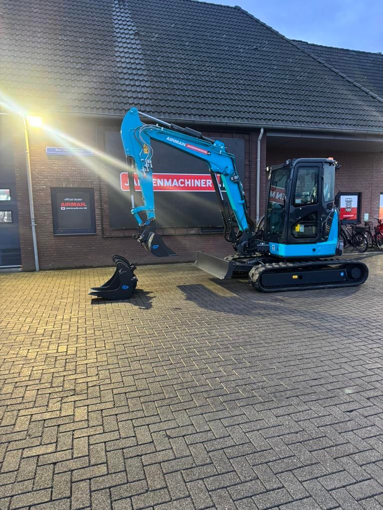 Airman AX55u-7, Zakelijke goederen, Machines en Bouw | Kranen en Graafmachines, Ophalen of Verzenden, Graafmachine