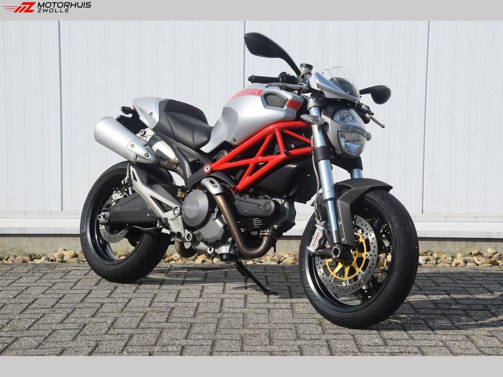 DUCATI MONSTER 696 (bj 2009), DUCATI, 2 cilinders, Motorrijbewijs A, Bedrijf