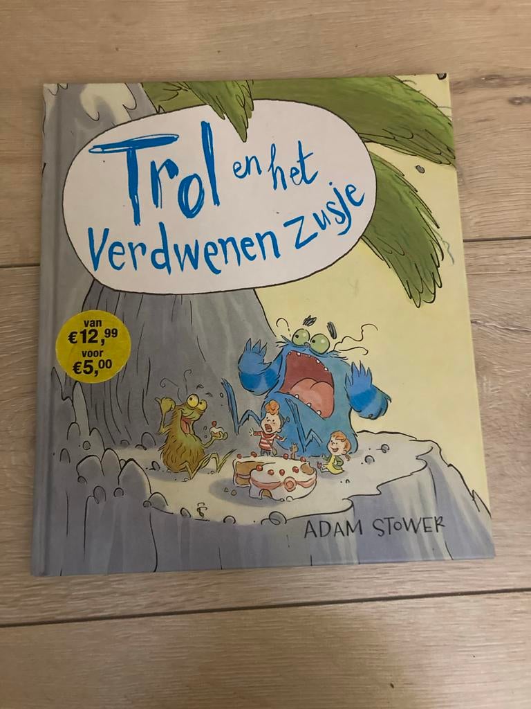 Trol en het Verdwenen Zusje - Adam Stower, Ophalen of Verzenden, Gelezen, Sprookjes