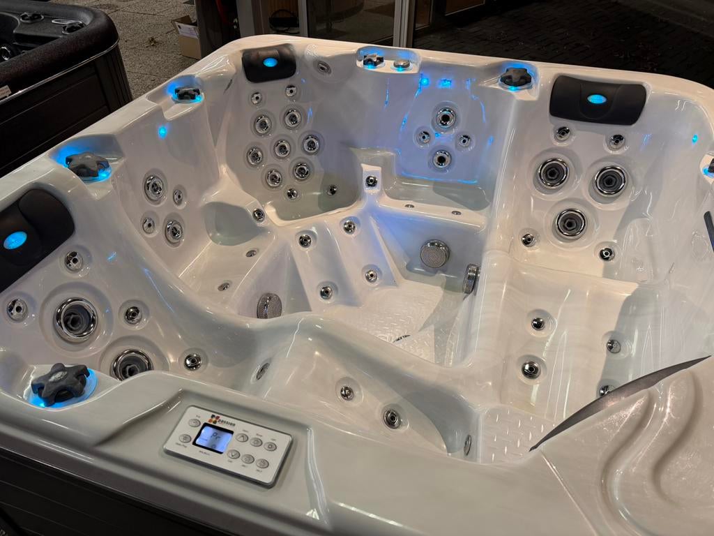 Passion spa Arizona 2 ligplaatsen, Tuin en Terras, Bubbelbaden en Hottubs, Ophalen, Zo goed als nieuw, Filter