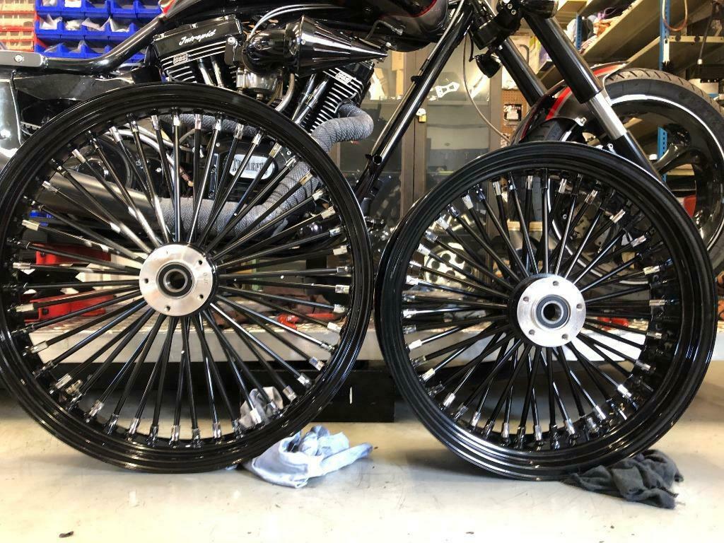 Fat Spokes Black on Black Softail en touring 21 inch 18 inch, Ophalen of Verzenden, Nieuw