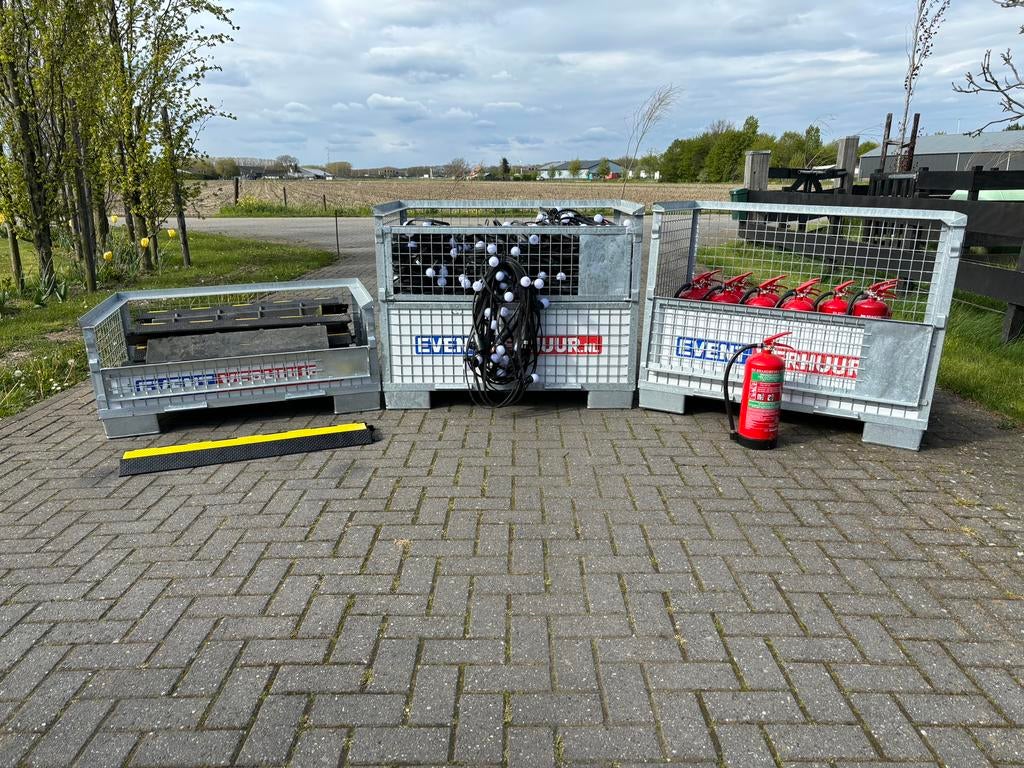 Verhuur dranghekken, bouwhekken, podium, rijplaten, etc, Ophalen of Verzenden, Zo goed als nieuw