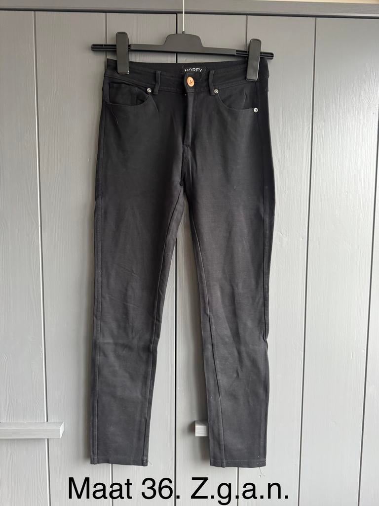 Zwarte broek van Norfy - Maat 36, Kleding | Dames, Zwart, Ophalen of Verzenden, Zo goed als nieuw, Maat 36 (S)