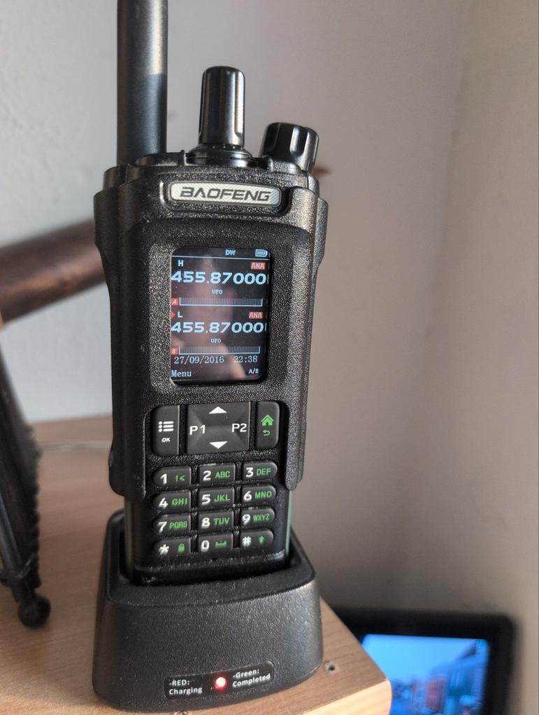 Mooie Portofoon te koop, Telecommunicatie, Portofoons en Walkie-talkies, Ophalen, Met broekklem, 15 km of meer, Zo goed als nieuw