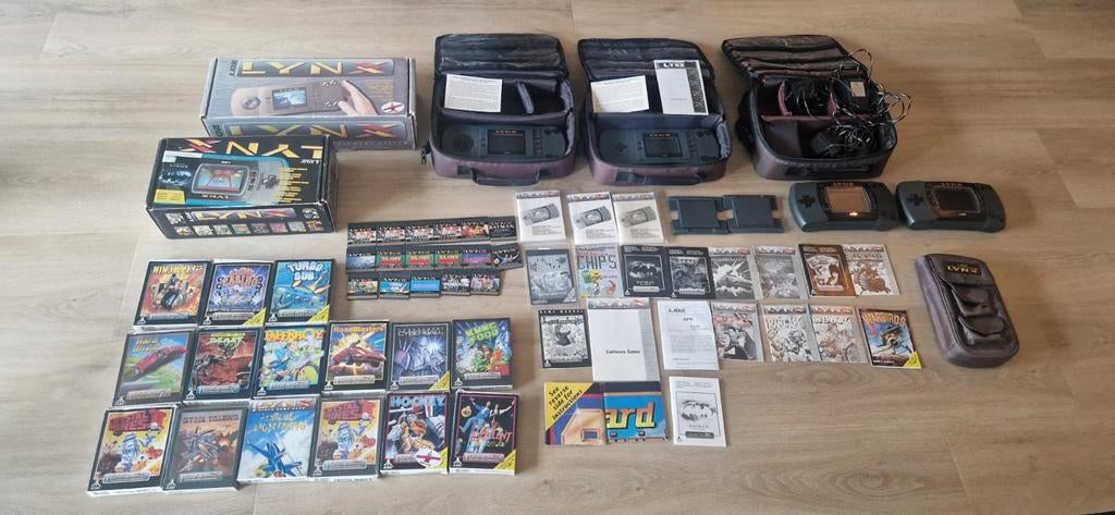 Grote Atari Lynx Collectie, Spelcomputers en Games, Spelcomputers | Atari, Gebruikt, Ophalen of Verzenden, Met 1 controller, Met beschermhoes of tas