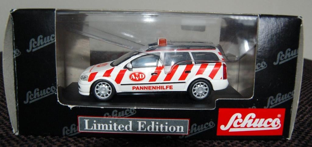 Schuco Opel Astra Caravan "AvD" 1:43 limited edition, Hobby en Vrije tijd, Modelauto's | 1:43, Ophalen of Verzenden, Gebruikt