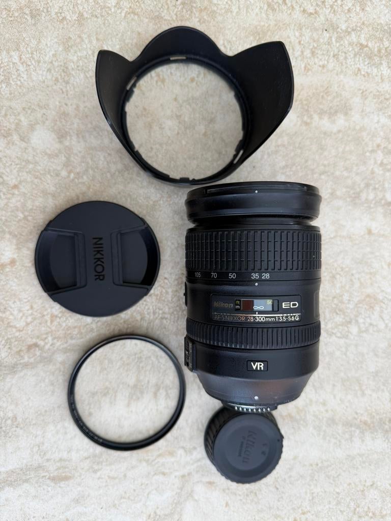Nikon 28-300mm VR lens, Audio, Tv en Foto, Fotografie | Lenzen en Objectieven, Ophalen of Verzenden, Zo goed als nieuw, Telelens