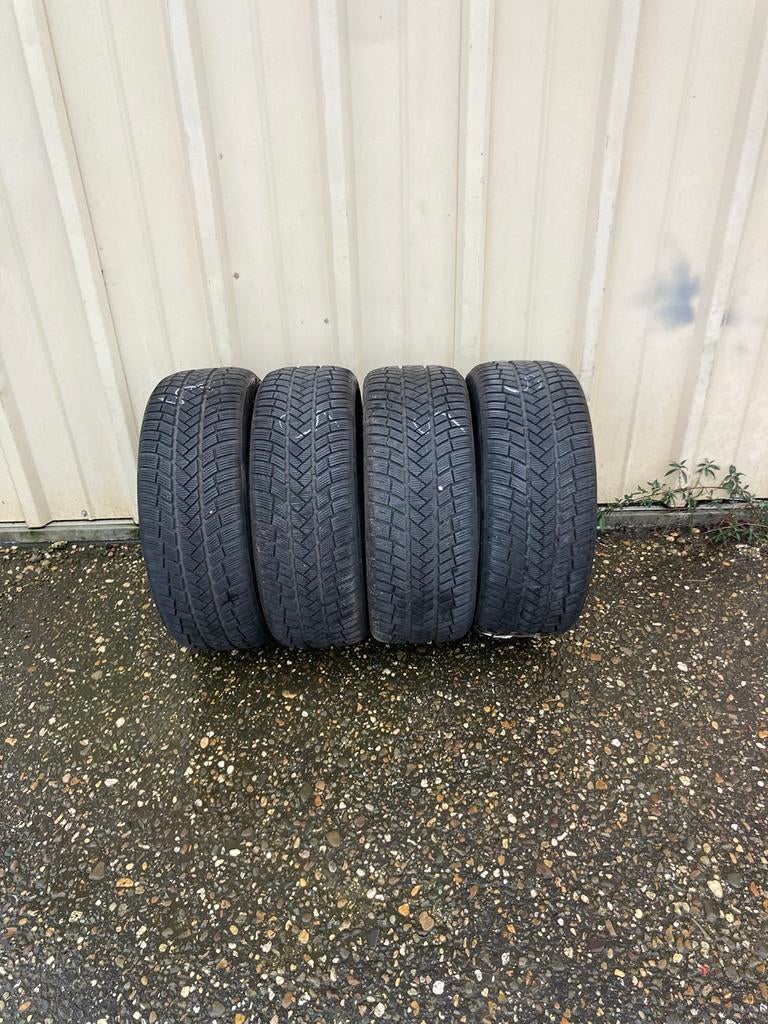 Vredestein 235/50R19 & 255/45R19, Gebruikt, Winterbanden, 235 mm, X