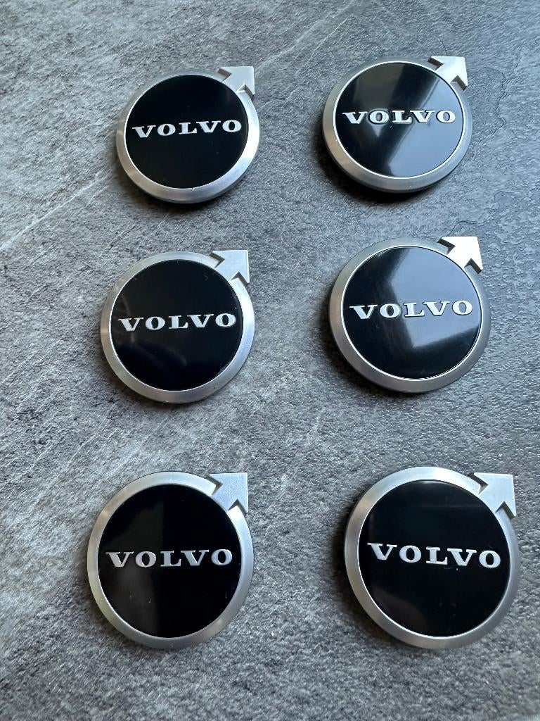 6 Volvo emblemen / logo's. 45 mm., Verzamelen, Ophalen of Verzenden, Gebruikt, Gebruiksvoorwerp